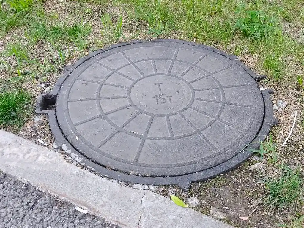 Как устанавливают чугунные люки?